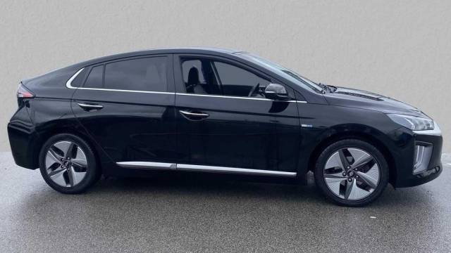 Hyundai Ioniq 1.6 GDi Hybrid Premium SE 5dr DCT Hatchback Hybrid Black