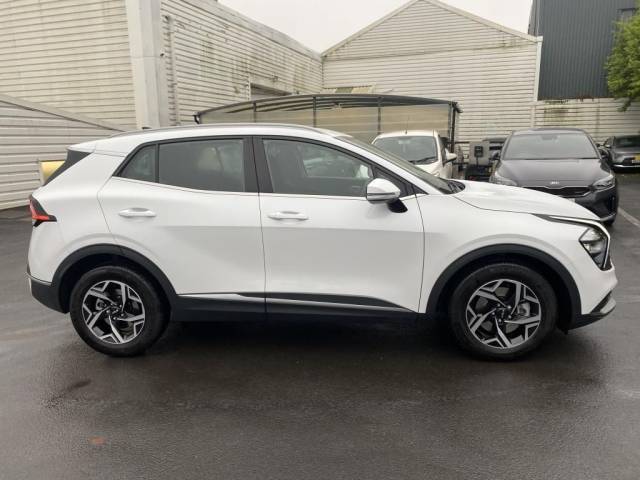 Kia Sportage 1.6T GDi 157 48V ISG 2 5dr Estate Petrol White